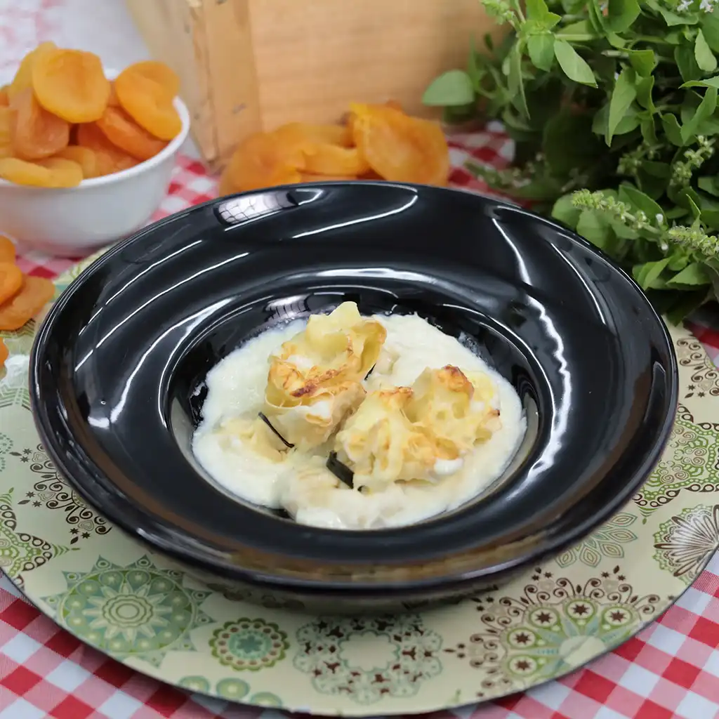 Trouxinhas de Queijo Gruyère com Damasco Casa das Massas Elis